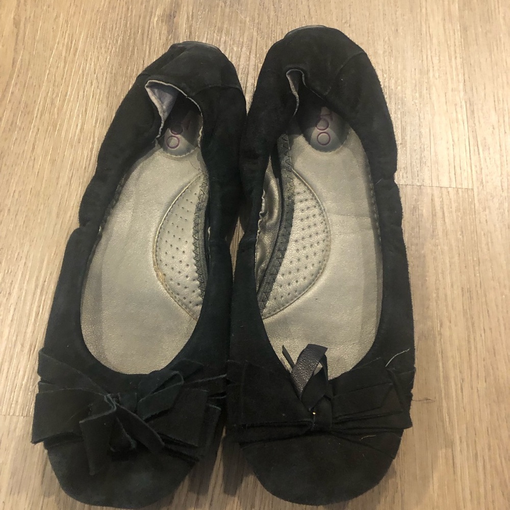 Me Too Black Flats with Bow Detail